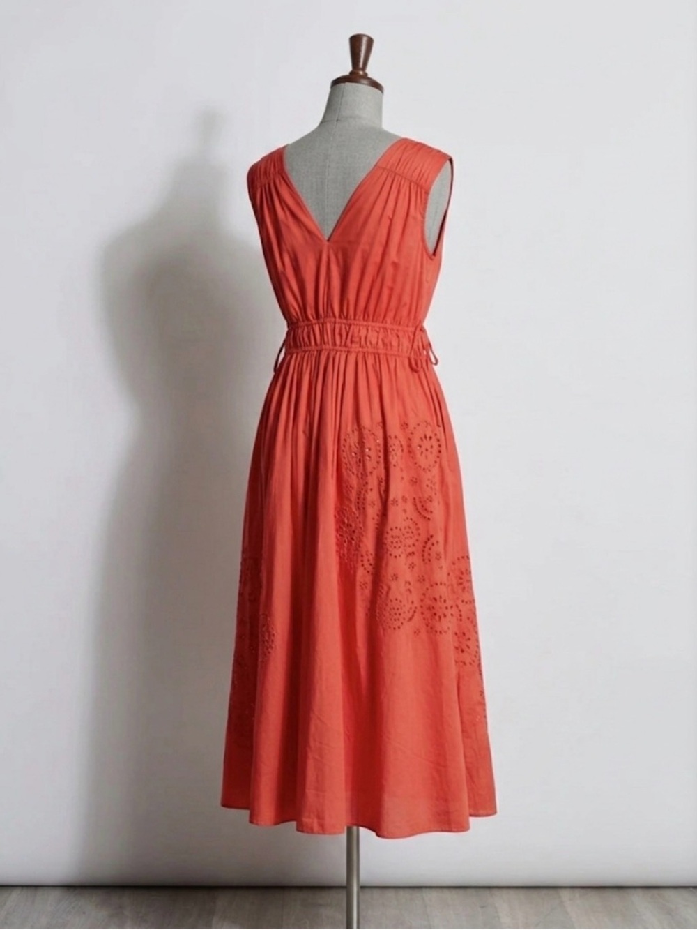 #2 - Elie Tahari Christabel Sleeveless V-Neck Red Maxi Dress Eyelet 100% cotton - Picture 2 of 6